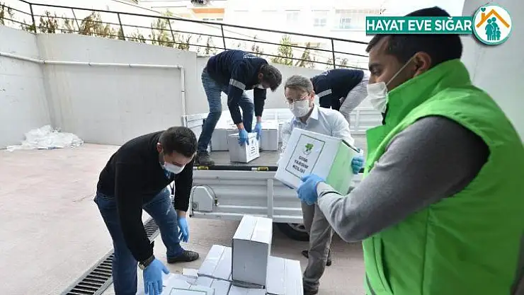 Mamak'tan 10 bin aileye gıda ve hijyen paketi