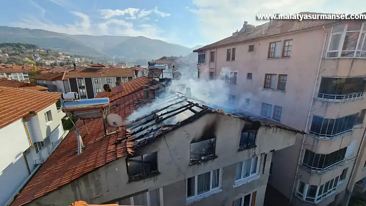 Mangaldaki ateş evi kül etti