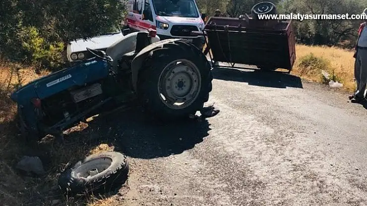 Manisa'da devrilen traktördeki 2 kişi yaralandı