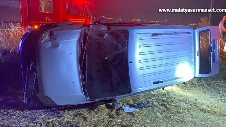 Manisa'da kontrolden çıkan araç takla atıp tarlaya devrildi: 1 ölü