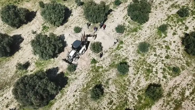 Manisa'da kaçak definecilere drone ile suçüstü