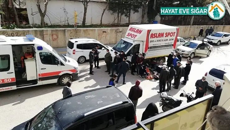 Mardin'de kamyonet ile motosiklet çarpıştı: 1 yaralı
