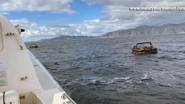 Marmaris'te 24 düzensiz göçmen kurtarıldı