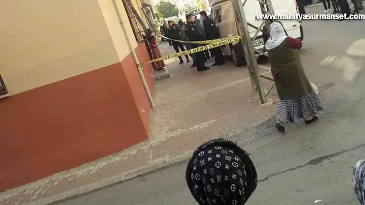 Mersin'de 19 yaşındaki genç bıçaklanarak öldürüldü