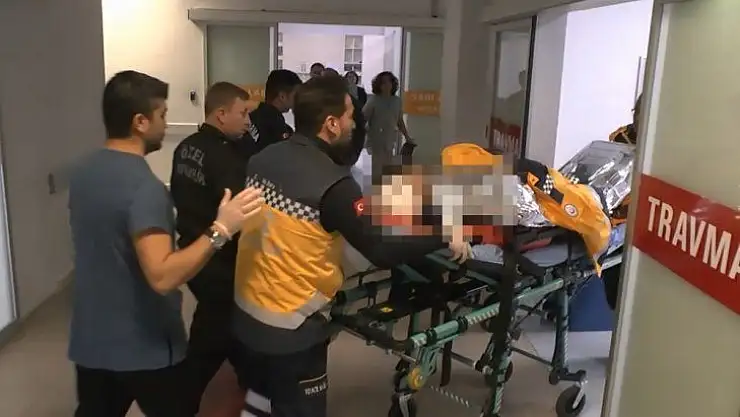 Mersin'deki karda arama çalışmalarında paletli araç devrildi: 1 yaralı