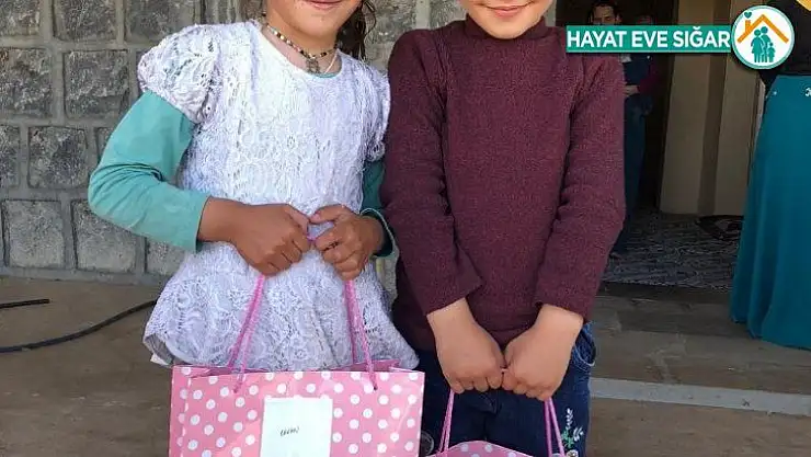 Merve öğretmen bayramda öğrencilerini unutmadı