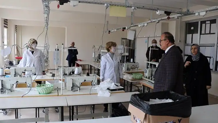 Meslek liselerinde maske üretimi başladı