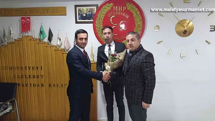 MHP Kayapınar'da bayrak değişimi