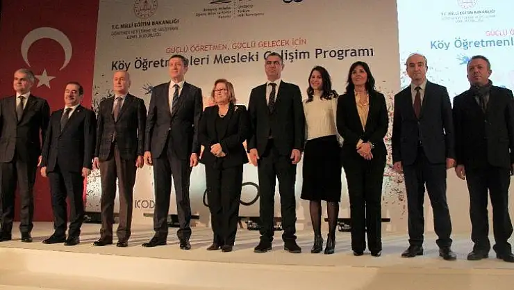 Milli Eğitim Bakanı Selçuk: 'Öğretmenimin gülümsemesi çocuklarımın gülümsemesi anlamına geliyor'