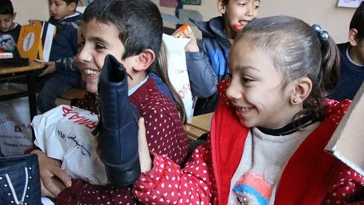 Minik ayaklar Dicle Elektrik ile ısındı