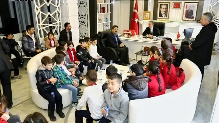 Minik öğrencilerden, Başkan Kılınç'a ziyaret