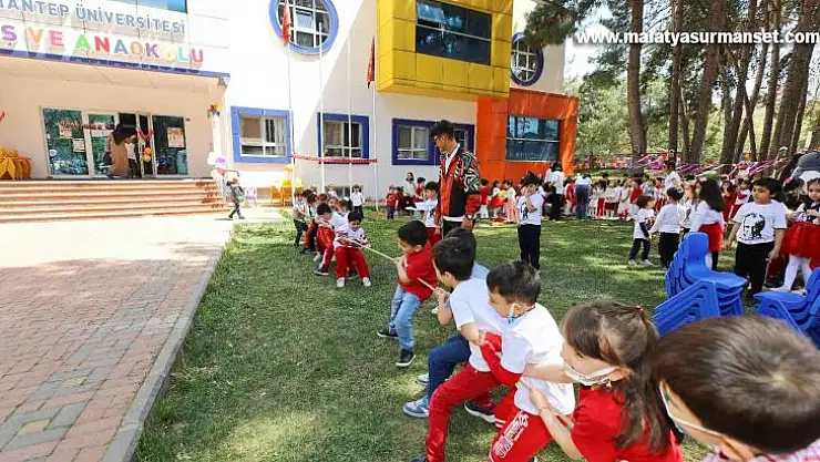 Minikler 23 Nisan'ı coşkuyla kutladı