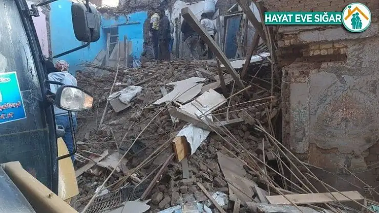 Mısır'da 3 katlı bina çöktü: 4 ölü