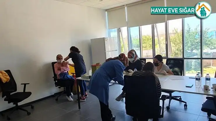 Mobil sağlık ekipleri sanayide aşıda