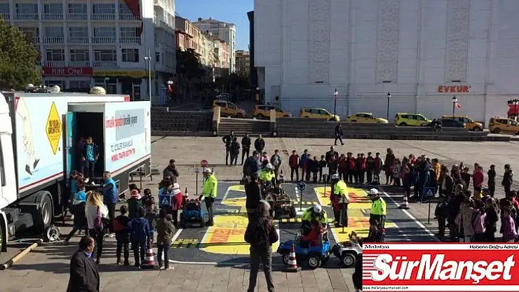 Mobil Trafik Eğitim Tırı sayesinde 5 bin 584 çocuk trafik eğitimi aldı