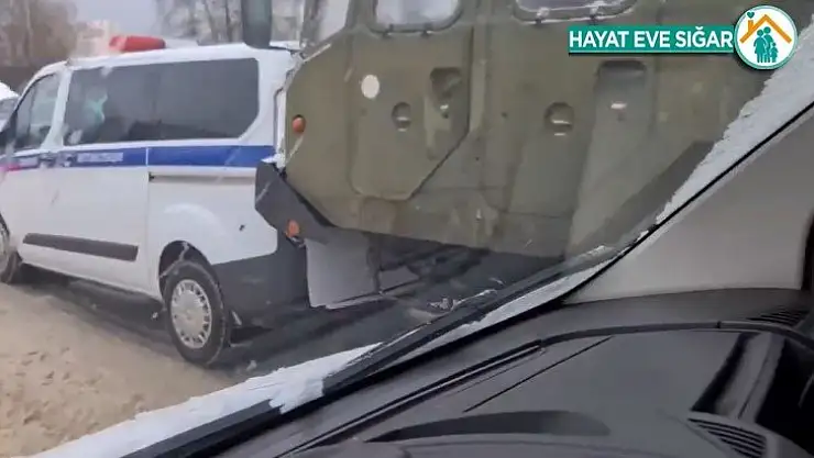 Moskova'da S-400 taşıyan araçlar zincirleme trafik kazasına karıştı