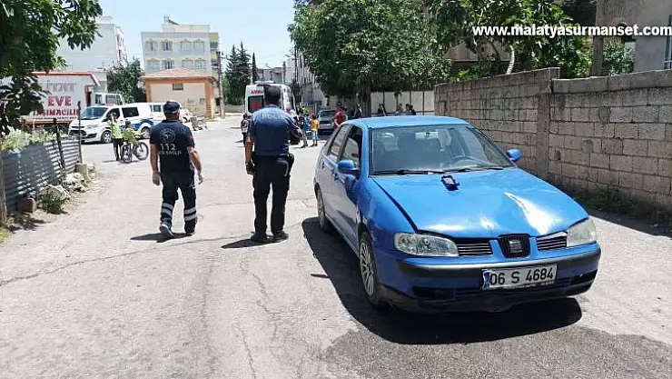 Motosiklet ile otomobil çarpıştı: 1 yaralı