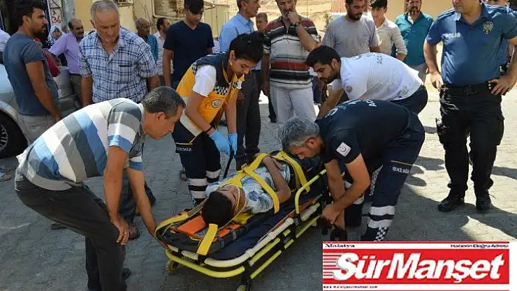 Motosiklet ile otomobil çarpıştı