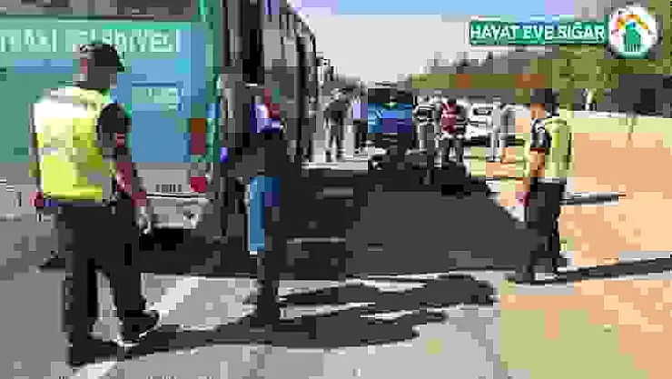 Motosiklet, otobüse çarptı: 1 ağır yaralı