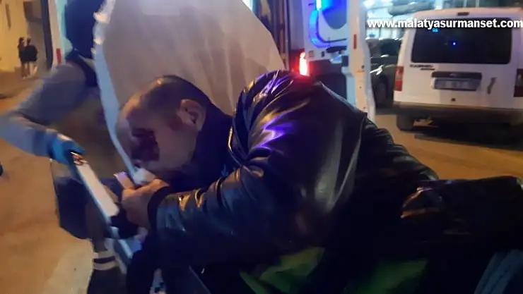 Motosiklet otomobile çarptı: 1 yaralı