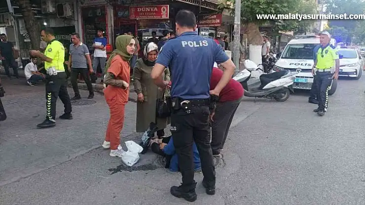 Motosikletle otomobil çarpıştı: 1 yaralı