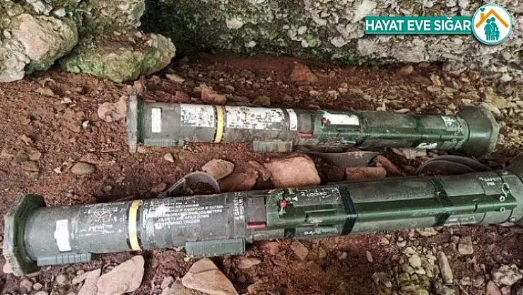MSB:'Kahraman komandolarımızın Hakkâri/Dağlıca'da tespit ettiği 2 adet kullanıma hazır TAS füzesi, Mayın ve El Yapımı Patlayıcı Tespit-İmha Timimiz (METİ) tarafından kontrollü olarak imha edildi. '