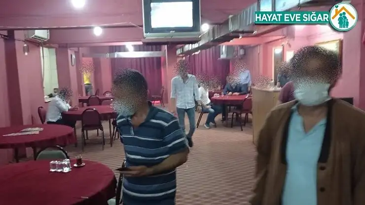 Mühürlenen iş yerinde kumar oynayanlara ceza
