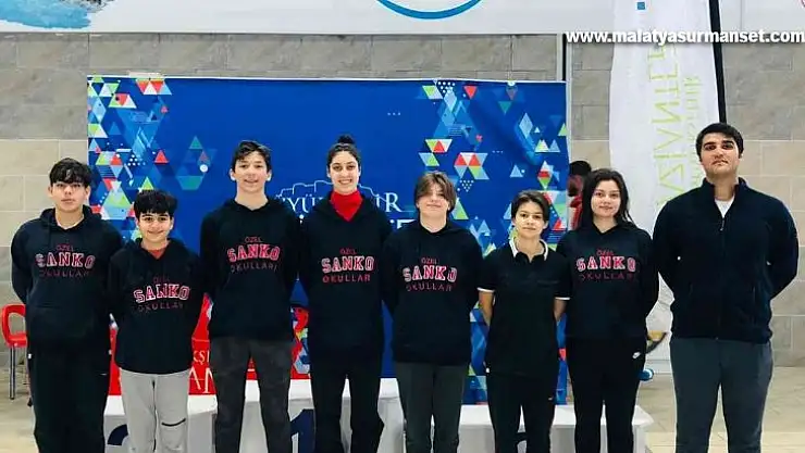 Mustafa Cengiz 1. Gazi Oyunları yüzme yarışması