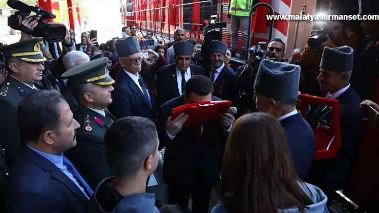 Mustafa Kemal Atatürk'ün Diyarbakır'a gelişinin 85. yıldönümü temsili karşılama ile kutlandı