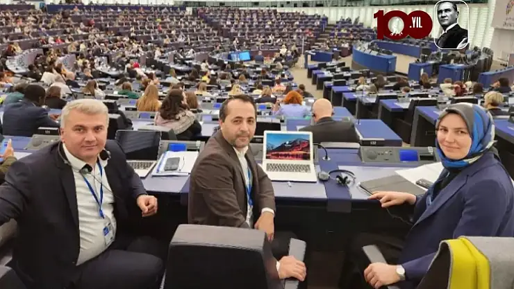 Mv. Doç. Dr. Babacan' Dünya Demokrasi Forumu' toplantısına Katıldı