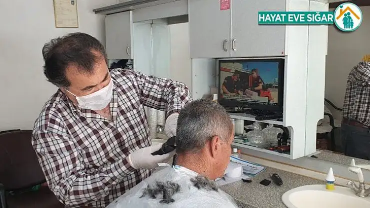 Nallıhan'da berberler 50 günün ardından hizmete başladı