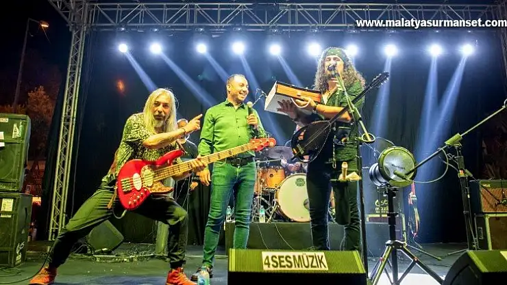 Necati ve Saykolar Kuşadası'nı coşturdu