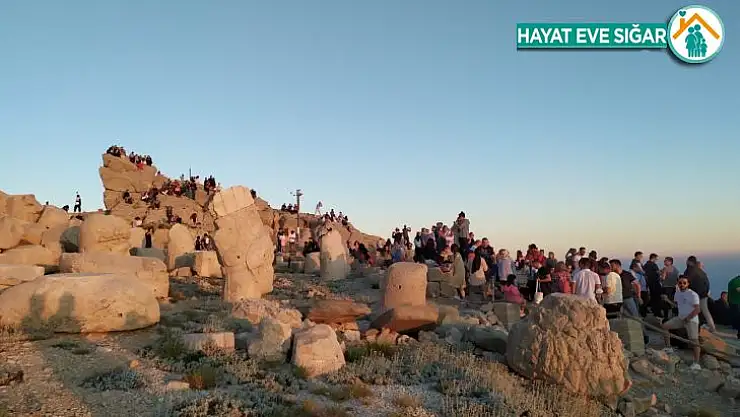 Nemrut Dağı'na ziyaretçi akını