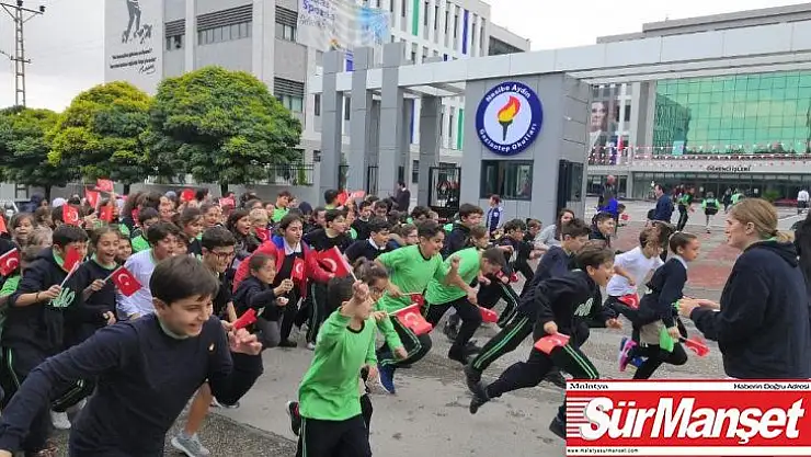 Nesibe Aydın Okulları Cumhuriyet için koştu