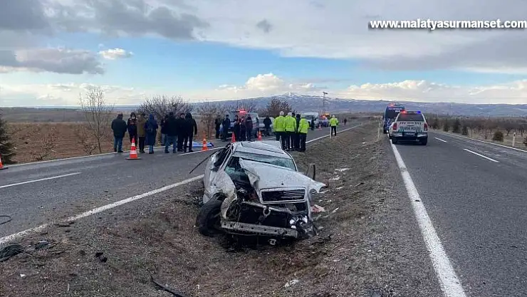 Nevşehir'de otomobil refüje çıkarak takla attı: 1 ölü, 2 yaralı