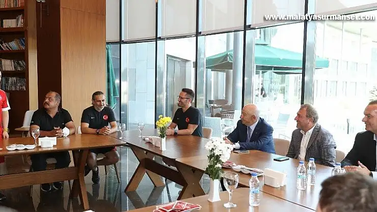 Nihat Özdemir, Down Sendromlular Futsal Milli Takımı ile bir araya geldi