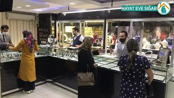 Normalleşme sonrası kuyumcularda yoğunluk başladı