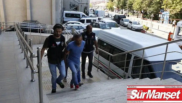 Oğlunun adliyede arkasından 