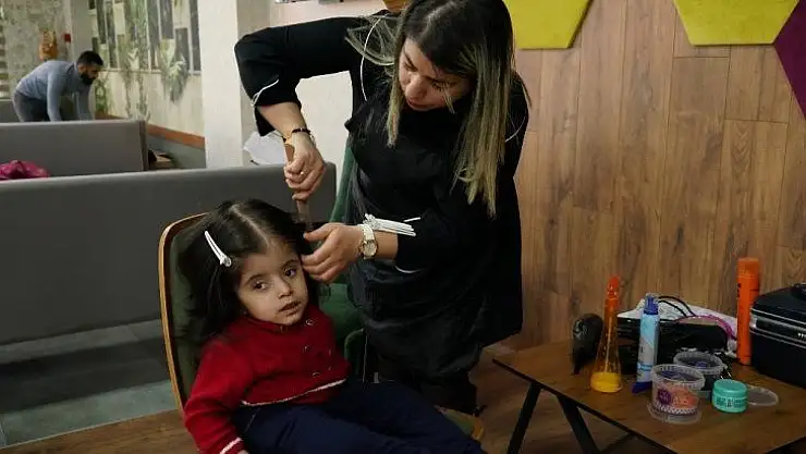 Öğrenciler engellilerin kişisel bakımlarını gerçekleştirdi