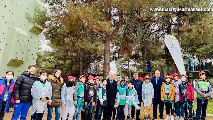 Öğrenciler, gençlik kampında moral depoluyor