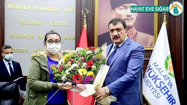 Öğrencilerden Başkan Gürkan'a Kütüphaneler Haftası ziyareti