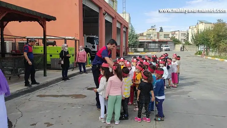 Öğrencilere itfaiye mesleği anlatıldı