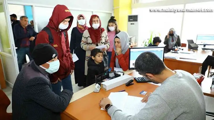 Öğrencilerin ulaşım ücretleri Yenişehir Belediyesinden