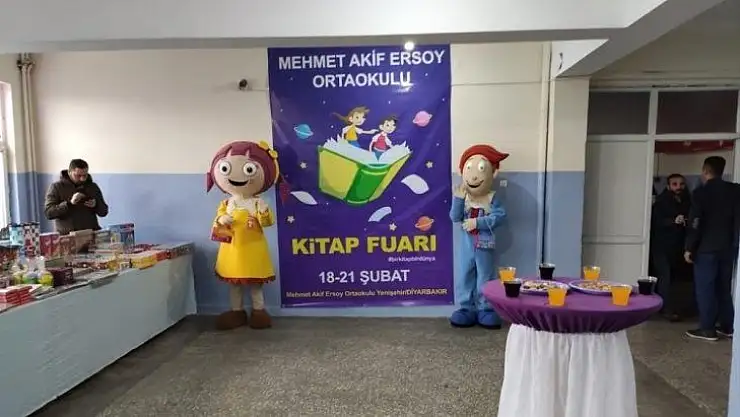 Okulda kitap fuarı düzenlendi