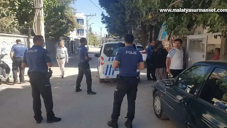 Okuldan çıkan öğrenciyi dövüp kaçtılar