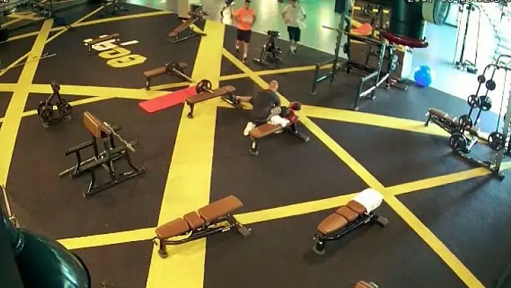 Ölen Azeri savcının babasından 'oğlum zehirlendi' iddiası