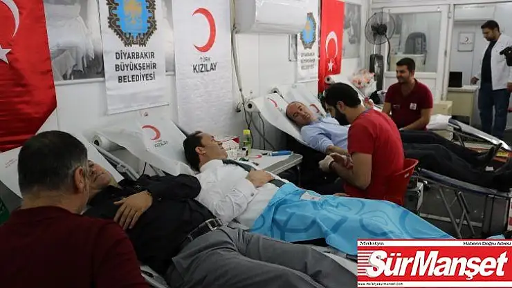 Önce kan bağışında bulundu ardından çağrı yaptı