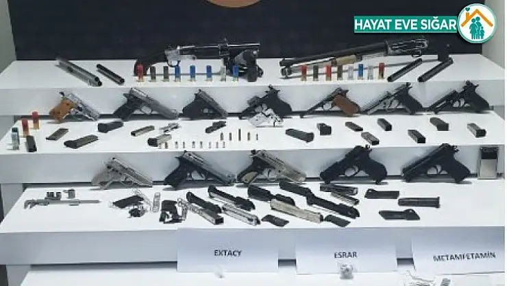 Operasyonda mini cephanelik ortaya çıktı