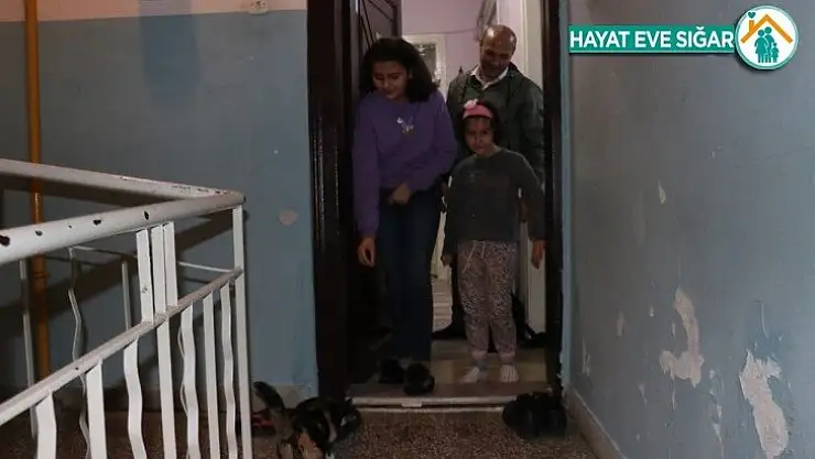 Ortaokul öğrencisi Irmak biriktirdiği harçlıkları ile sokak hayvanlarını besliyor