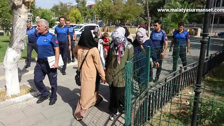 Osmaniye'den gelip Adıyaman'da dilenen 15 şahıs yakalandı